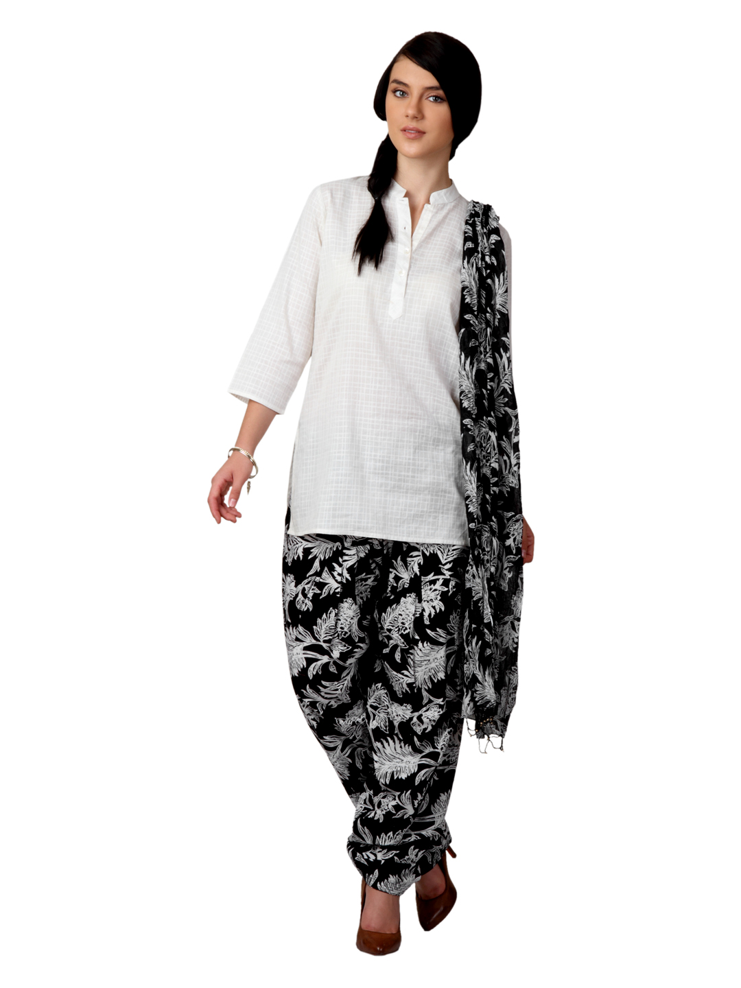 Vishudh Women Black Salwar and Dupatta